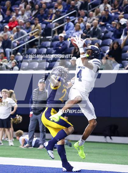 Thumbnail 2 in Highland Park vs. Lone Star (UIL 5A D1 Quarterfinals) photogallery.