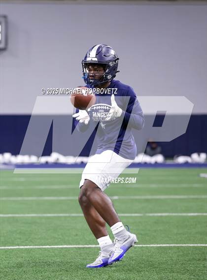 Thumbnail 3 in Highland Park vs. Lone Star (UIL 5A D1 Quarterfinals) photogallery.