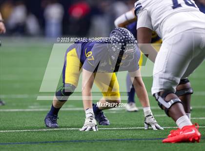 Thumbnail 3 in Highland Park vs. Lone Star (UIL 5A D1 Quarterfinals) photogallery.