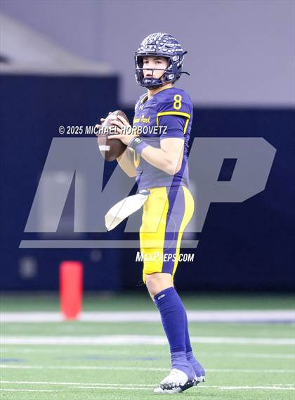 Thumbnail 3 in Highland Park vs. Lone Star (UIL 5A D1 Quarterfinals) photogallery.