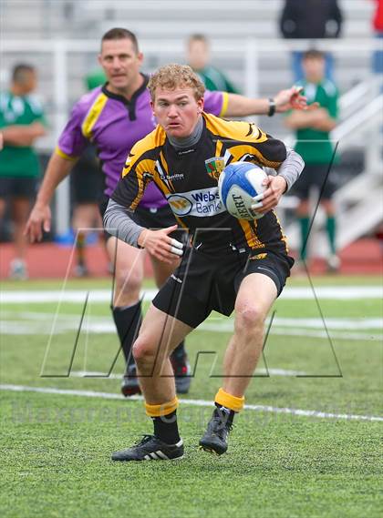 Thumbnail 2 in New London vs Madison (Division 2 Semifinal) photogallery.