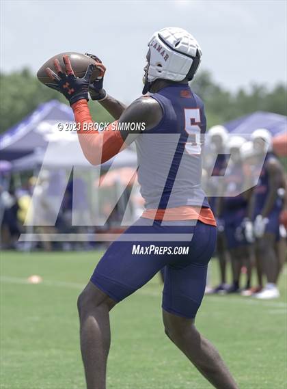 Thumbnail 2 in Lamar vs Lamar (Texas State 7 on 7) photogallery.
