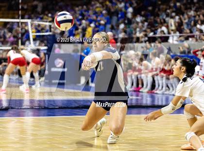 Thumbnail 2 in Windsor vs. University (CHSAA 4A Final) photogallery.