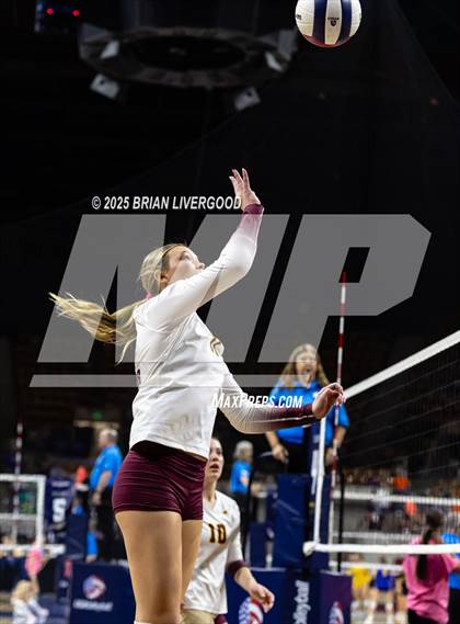 Thumbnail 2 in Windsor vs. University (CHSAA 4A Final) photogallery.