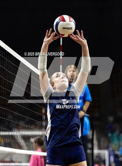 Thumbnail 2 in Windsor vs. University (CHSAA 4A Final) photogallery.