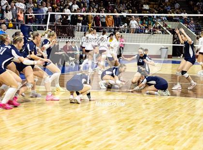 Thumbnail 2 in Windsor vs. University (CHSAA 4A Final) photogallery.