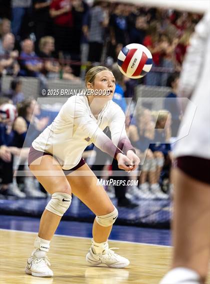 Thumbnail 2 in Windsor vs. University (CHSAA 4A Final) photogallery.