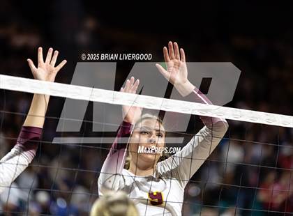 Thumbnail 1 in Windsor vs. University (CHSAA 4A Final) photogallery.