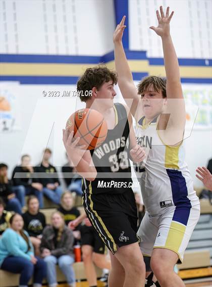 Thumbnail 1 in Woodson @ Perrin-Whitt photogallery.