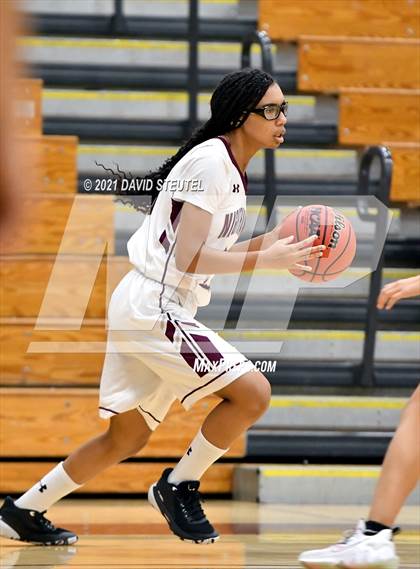 Thumbnail 2 in Mira Loma vs. Natomas (Nighthawk Christmas Classic) photogallery.