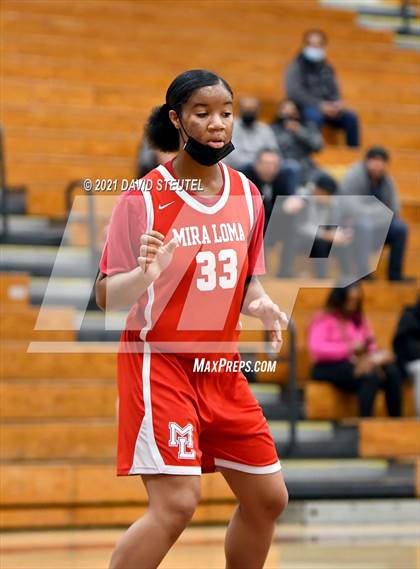 Thumbnail 2 in Mira Loma vs. Natomas (Nighthawk Christmas Classic) photogallery.
