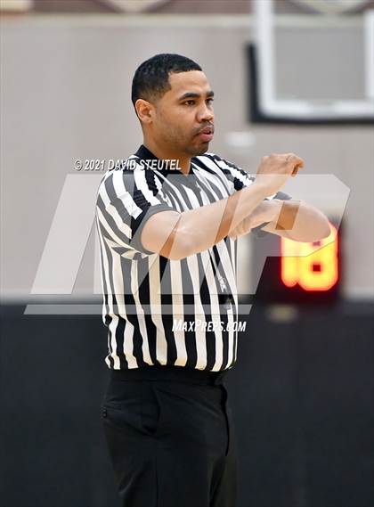 Thumbnail 3 in Mira Loma vs. Natomas (Nighthawk Christmas Classic) photogallery.