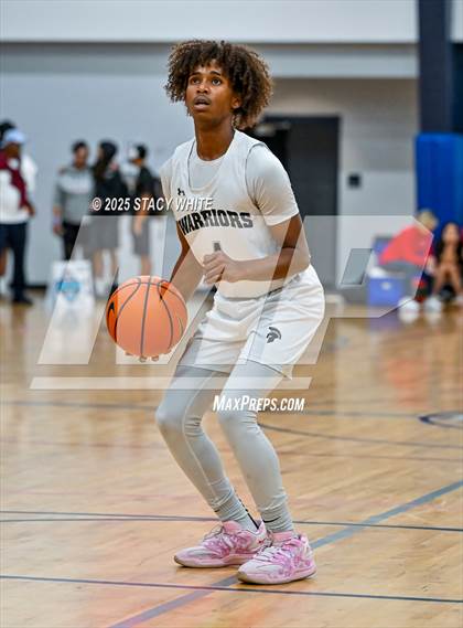 Thumbnail 2 in City of Life Christian Academy vs. St. Mary's (Tampa Bay Christmas Invitational) photogallery.