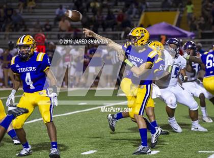 Thumbnail 1 in Hahnville @ Thibodaux photogallery.