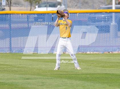 Thumbnail 2 in Glenbrook North vs. Redmond (Coach Bob Invitational) photogallery.