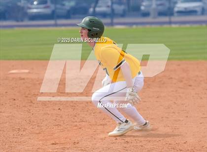 Thumbnail 2 in Glenbrook North vs. Redmond (Coach Bob Invitational) photogallery.
