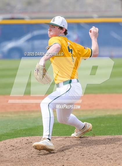 Thumbnail 1 in Glenbrook North vs. Redmond (Coach Bob Invitational) photogallery.