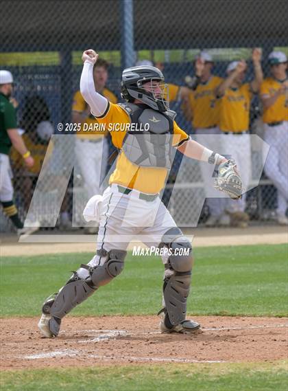 Thumbnail 2 in Glenbrook North vs. Redmond (Coach Bob Invitational) photogallery.