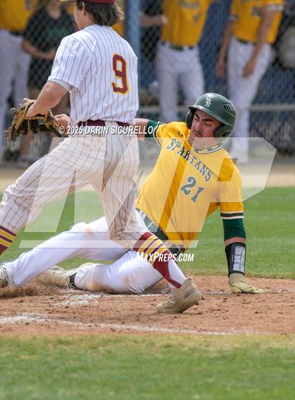Thumbnail 1 in Glenbrook North vs. Redmond (Coach Bob Invitational) photogallery.