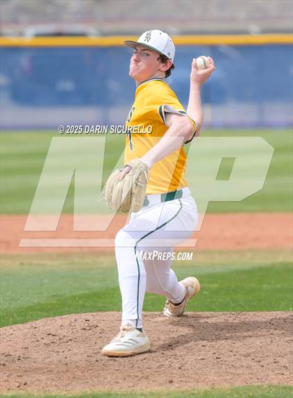 Thumbnail 2 in Glenbrook North vs. Redmond (Coach Bob Invitational) photogallery.