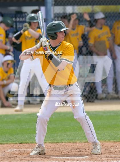 Thumbnail 1 in Glenbrook North vs. Redmond (Coach Bob Invitational) photogallery.