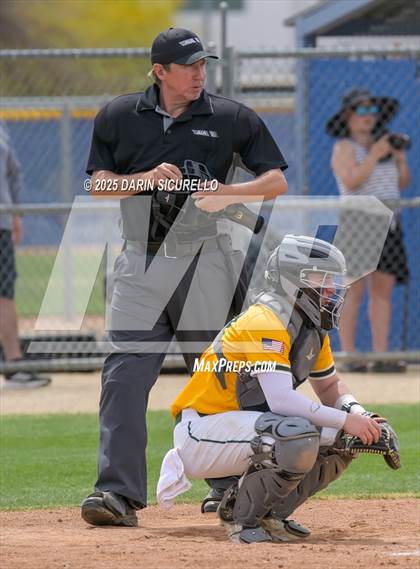 Thumbnail 1 in Glenbrook North vs. Redmond (Coach Bob Invitational) photogallery.