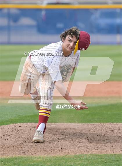 Thumbnail 1 in Glenbrook North vs. Redmond (Coach Bob Invitational) photogallery.