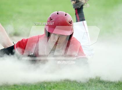 Thumbnail 3 in Regis vs. Iona Prep (CHSAA AA Winners Bracket Semifinal) photogallery.