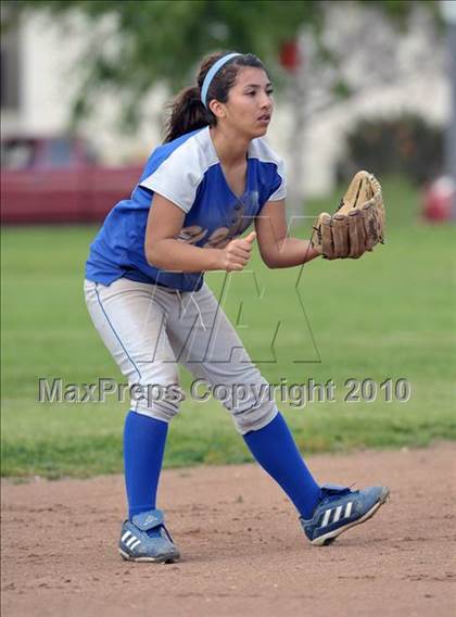 Thumbnail 3 in El Rancho @ Cantwell-Sacred Heart photogallery.