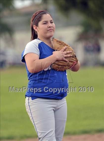 Thumbnail 3 in El Rancho @ Cantwell-Sacred Heart photogallery.