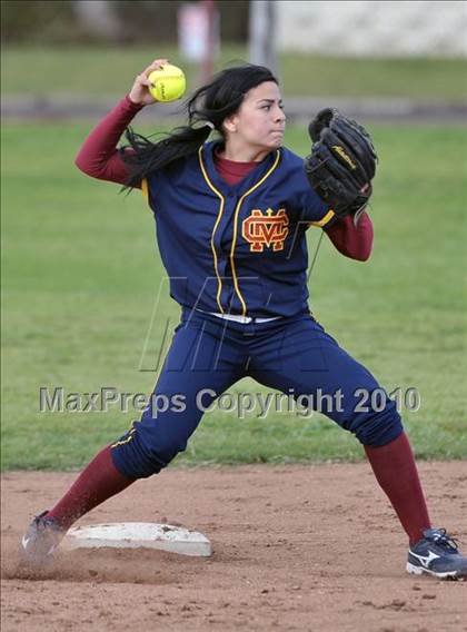Thumbnail 2 in El Rancho @ Cantwell-Sacred Heart photogallery.