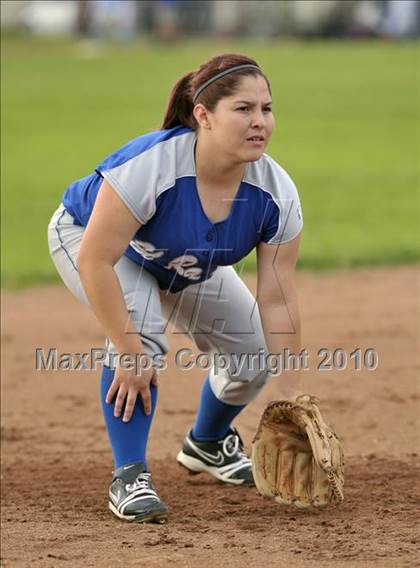 Thumbnail 3 in El Rancho @ Cantwell-Sacred Heart photogallery.