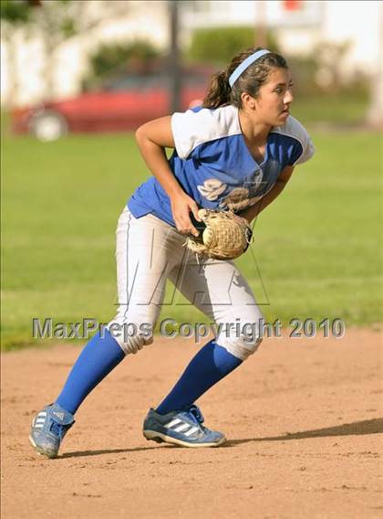 Thumbnail 1 in El Rancho @ Cantwell-Sacred Heart photogallery.