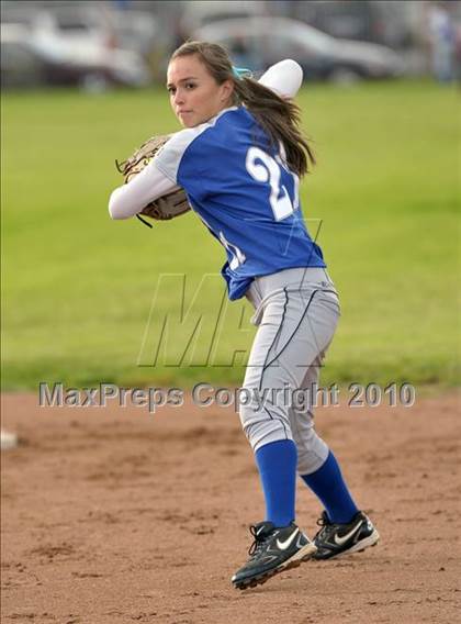 Thumbnail 1 in El Rancho @ Cantwell-Sacred Heart photogallery.