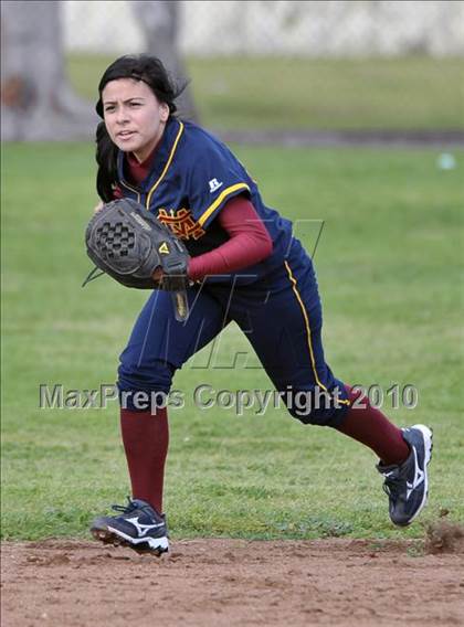 Thumbnail 1 in El Rancho @ Cantwell-Sacred Heart photogallery.