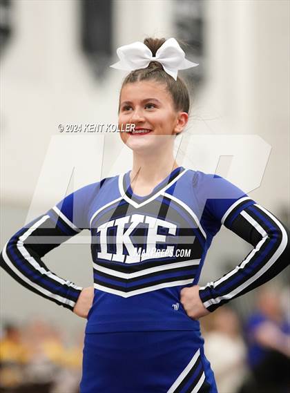 Thumbnail 3 in Utica Eisenhower vs. Franklin (MHSAA Districts) photogallery.