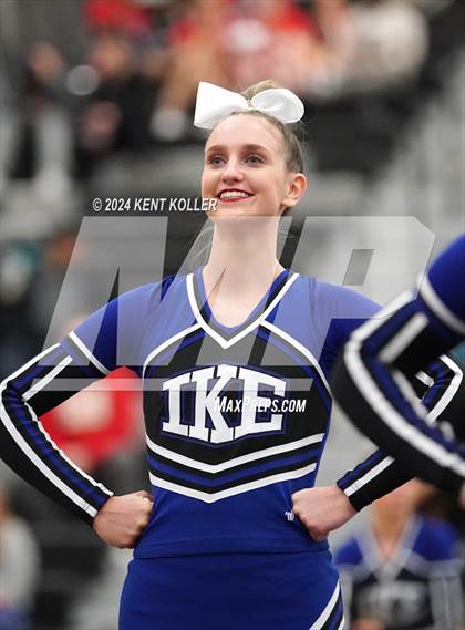 Thumbnail 3 in Utica Eisenhower vs. Franklin (MHSAA Districts) photogallery.