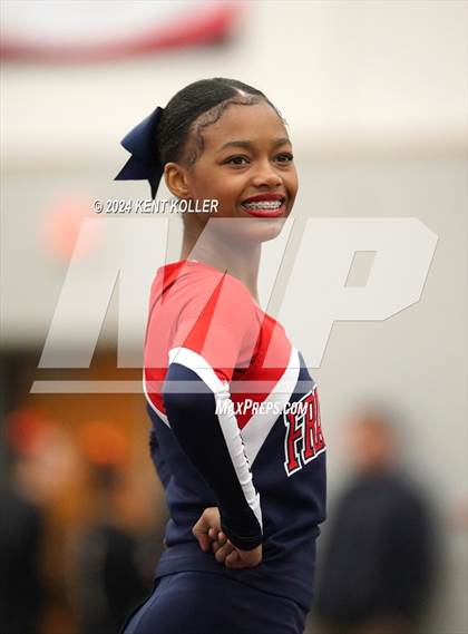 Thumbnail 2 in Utica Eisenhower vs. Franklin (MHSAA Districts) photogallery.