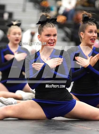 Thumbnail 3 in Utica Eisenhower vs. Franklin (MHSAA Districts) photogallery.