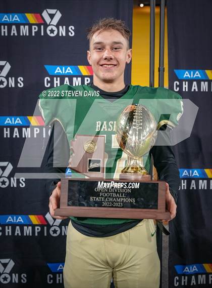 Thumbnail 1 in Saguaro vs. Basha (AIA Open Awards) photogallery.