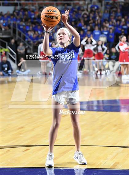 Thumbnail 1 in Monument Valley vs. Valley Christian (AIA 3A Final) photogallery.