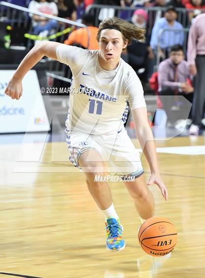 Thumbnail 3 in Monument Valley vs. Valley Christian (AIA 3A Final) photogallery.