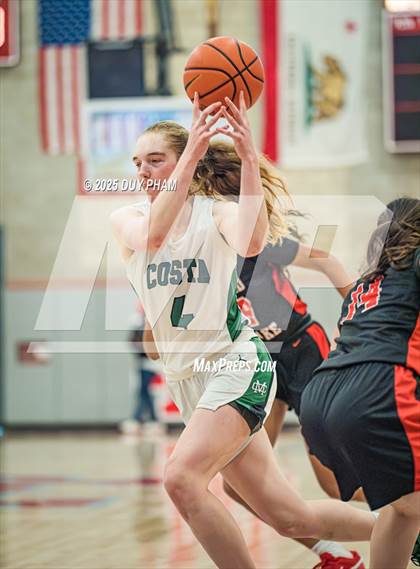 Thumbnail 2 in Harvard-Westlake vs. Mira Costa (Kiernan Klassic Showcase) photogallery.