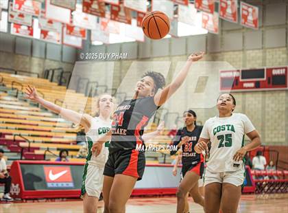 Thumbnail 2 in Harvard-Westlake vs. Mira Costa (Kiernan Klassic Showcase) photogallery.