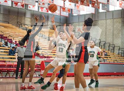 Thumbnail 3 in Harvard-Westlake vs. Mira Costa (Kiernan Klassic Showcase) photogallery.