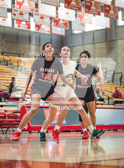 Thumbnail 3 in Harvard-Westlake vs. Mira Costa (Kiernan Klassic Showcase) photogallery.