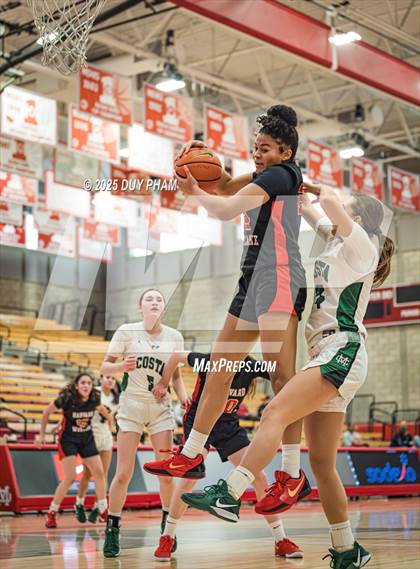 Thumbnail 3 in Harvard-Westlake vs. Mira Costa (Kiernan Klassic Showcase) photogallery.
