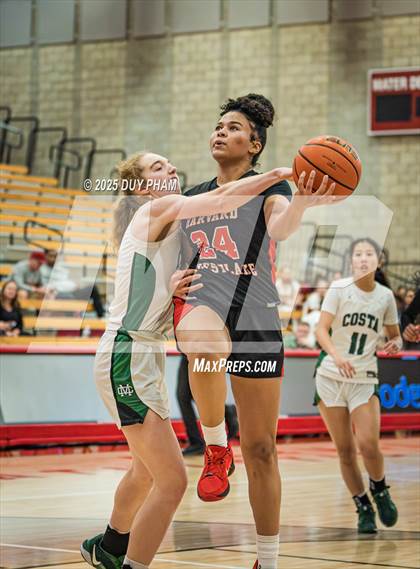 Thumbnail 3 in Harvard-Westlake vs. Mira Costa (Kiernan Klassic Showcase) photogallery.