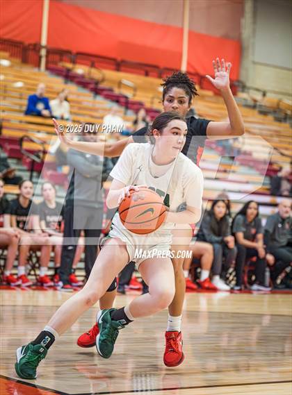 Thumbnail 2 in Harvard-Westlake vs. Mira Costa (Kiernan Klassic Showcase) photogallery.