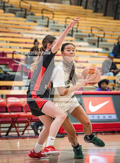 Thumbnail 3 in Harvard-Westlake vs. Mira Costa (Kiernan Klassic Showcase) photogallery.